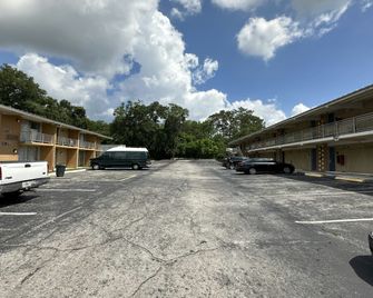 Kampus Inn by Hotel O Gainesville - University Area - Gainesville - Edificio
