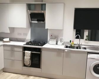 Lovely 1-Bedroom Flat in Hinckley, LE10 - Hinckley - Kitchen