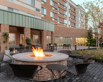 Courtyard by Marriott Yonkers Westchester County - Yonkers - Patio