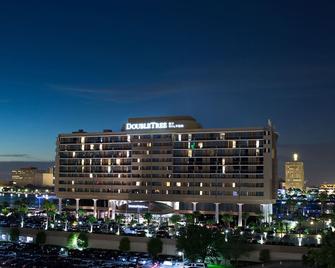 DoubleTree by Hilton Hotel Jacksonville Riverfront - Jacksonville - Building