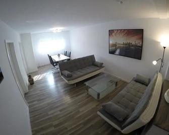 Ferienwohnung Hecker - Rastatt