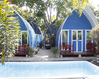 A4 Residence Colombo Airport - Hostel - Gampaha - Zwembad