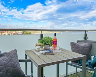 Speicherresidenz App 4 6 - Hafenblick - Barth - Balkon