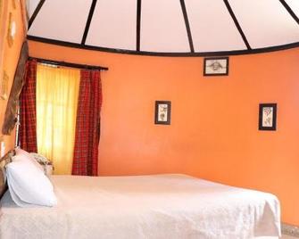 Small World Country Club - Nairobi - Bedroom