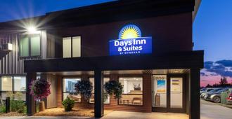 Days Inn & Suites by Wyndham Duluth by the Mall - דולות' - בניין