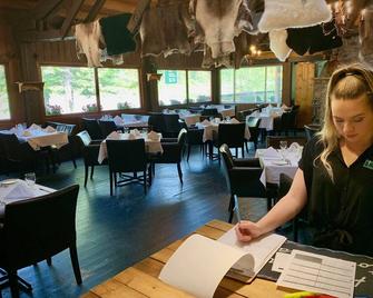 Sunwapta Falls Rocky Mountain Lodge - Jasper - Restaurant