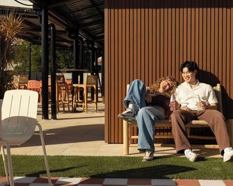 The Village Glebe - Sydney - Serambi