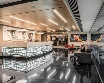 Alexandra Hills Hotel - Cleveland - Front desk