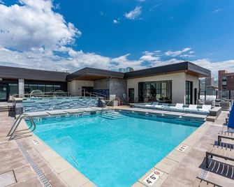 Downtown Slc Luxury 1bd 1ba - Pool Hottub 24hrgym - 鹽湖城 - 游泳池