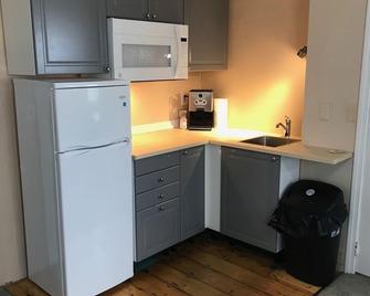 Tabor Suite, In The Marion Village - Marion - Kitchen