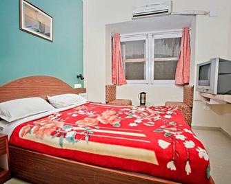 Hotel Blue Valley - Mount Abu - Bedroom