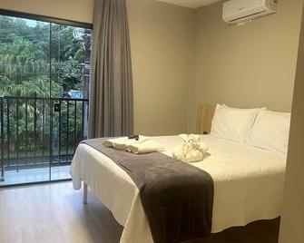 Geminado Casa 3 Alto Padrão 3 Quartos - Joinville - Chambre