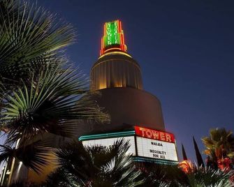 Entire cozy studio w/ separate entrance w/in walking distance to UCD Med Ctr - Sacramento