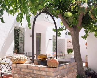 Hostal Cling 43 - Deltebre - Patio