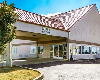 Quality Inn & Suites - Elizabethtown - Building