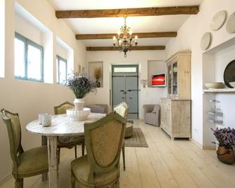 4 Person Villa with Private Swimming Pool & Garden in Lovely Surroundings near Cortona - Cortona - Dining room