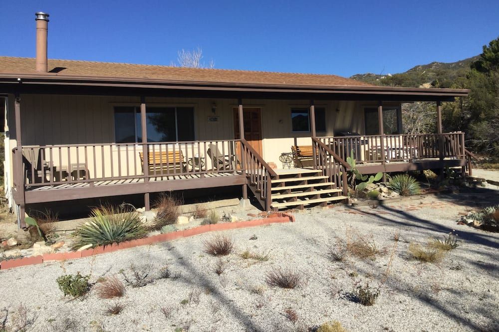 Beautiful, secluded 30 acre mountain retreat with amazing views.