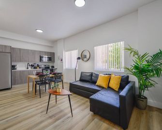 Charming Apt Near to Stadium LoanDepot Park - Miami - Wohnzimmer