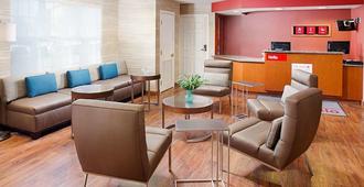 Towneplace Suites Manchester-Boston Regional Airport - Manchester - Sala de estar