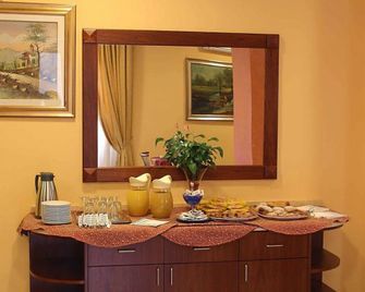 York - Cinisello Balsamo - Front desk