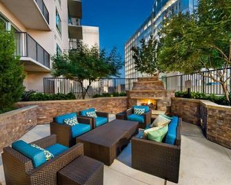 Uptown Furnished Apartments near BOA Stadium apts - שרלוט - פטיו