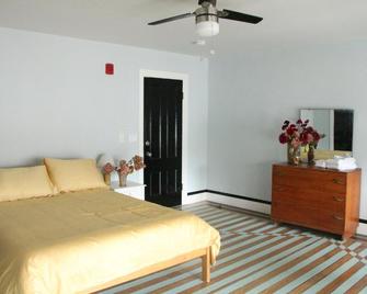 The Wedding Cake House - Providence - Bedroom
