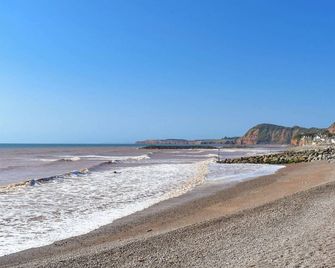 4 bedroom accommodation in Sidmouth - Sidmouth - Beach
