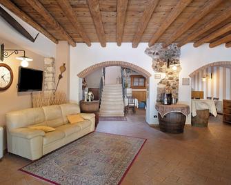 New Agriturismo Ca Persiane - Cavaion Veronese - Obývací pokoj