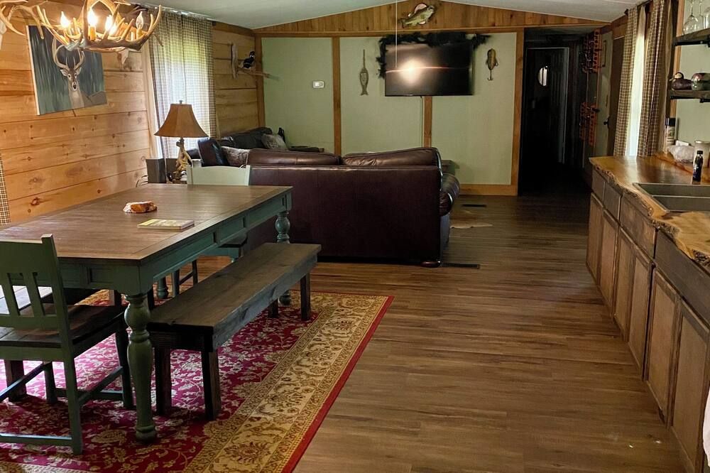 Flint River: Prime Shoal Bass Fishing, Close to Charming Wedding Venues, Hot Tub - Thomaston - Huiskamer