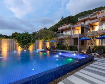 X10 Seaview Suites at Panwa Beach - Wichit - Uima-allas