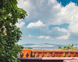 L'Isola Guesthouse - Adults Only - Istanbul - Balcony