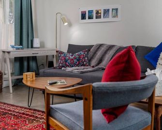 Under The Cedars Guesthouse - Portland - Sala de estar