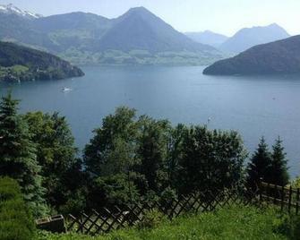 Holiday apartment Vitznau for 1 - 5 persons with 2 bedrooms - Farmhouse - Vitznau - Buiten zicht