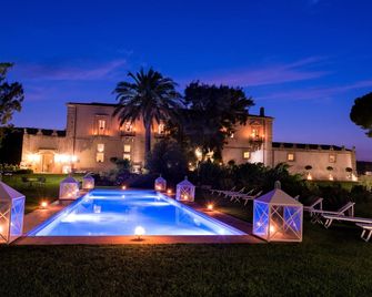 Castello Camemi - Vizzini - Pool