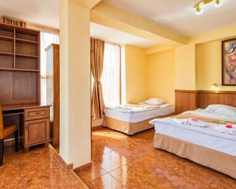 Avenue Hotel - Burgas - Schlafzimmer