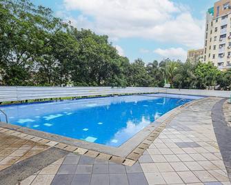 Collection O 93646 Grand Property By Maria - Tangerang City - Pool