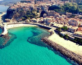 Italian charm, modern elegance in Pizzo - Pizzo - Strand