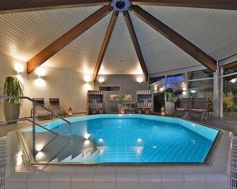 Landhotel Schnuck - Schneverdingen - Pool