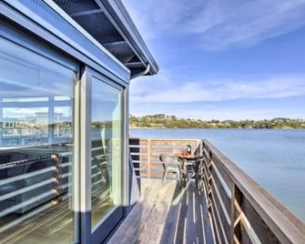 Floating condo 'D' on Sausalito's Richardson Bay - Mill Valley - Balcony