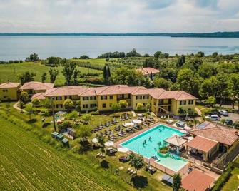 Residence Karina - Moniga del Garda - Pool