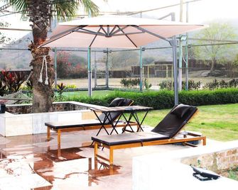 Le Jardin Resort and Spa - Karjat - Patio