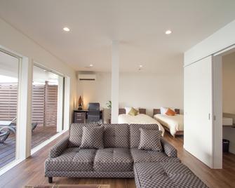 Native Sea Amami Adan On The Beach - Tatsugo - Living room