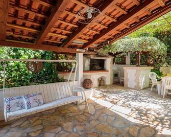 Apartment Oaza - Supetar - Patio