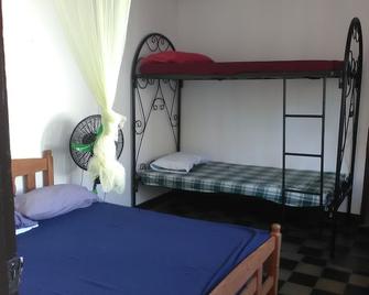 The Sleeping Dog Hostel - León - Bedroom