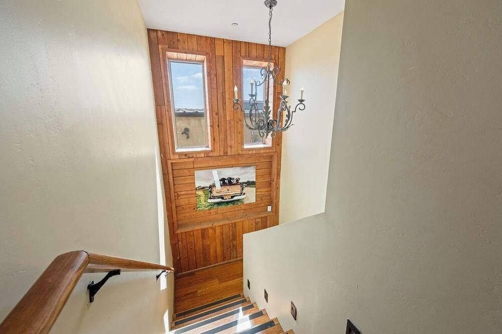 9BR Bamboo Loft Near Downtown 21 bed 26 capacity - سان دييغو - سلالم