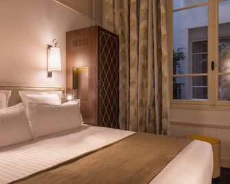 Crystal Hotel - Paris - Bedroom