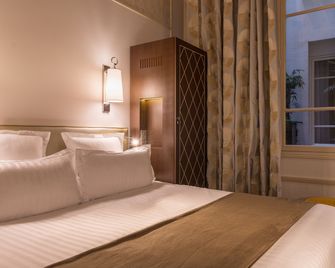 Crystal Hotel - Paris - Soverom