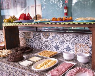 Pousada Guarubela Veloso - Ilhabela - Buffet