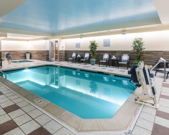 Fairfield Inn & Suites by Marriott Denver Aurora/Medical Center - Aurora - Piscina