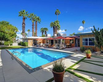 Sunset at Sunrise! Relax and enjoy our amazing Palm Springs Sunsets by the pool - Palm Springs - Pool